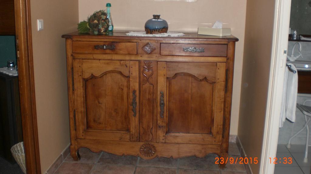 Auberge De L'Atre Quarre-les-Tombes Ruang foto